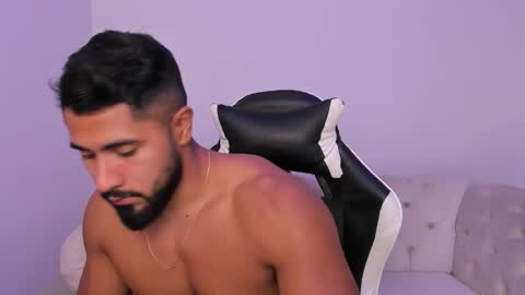 santiago_huntt online show from 03-25-26, 08:04