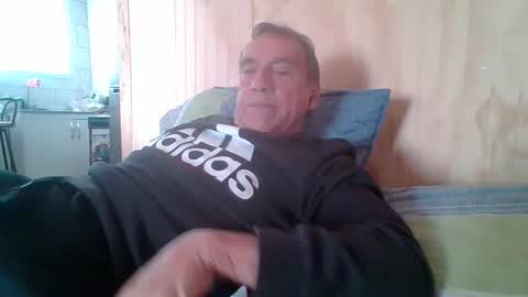 Snapshot of santiago_n chatting on 05-08-26, 03:50 santiago_n online show from 05-08-26, 03:50
