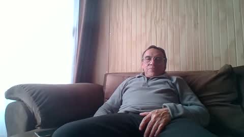 Snapshot of santiago_n chatting on 06-02-26, 06:32 santiago_n online show from 06-02-26, 06:32