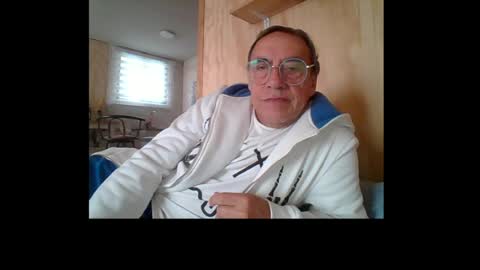 Snapshot of santiago_n chatting on 06-09-26, 03:34 santiago_n online show from 06-09-26, 03:34
