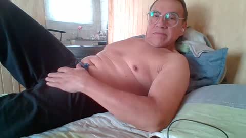 Snapshot of santiago_n chatting on 07-20-26, 03:25 santiago_n online show from 07-20-26, 03:25