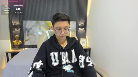 santiago_russo18 online show from 09-26-25, 12:09