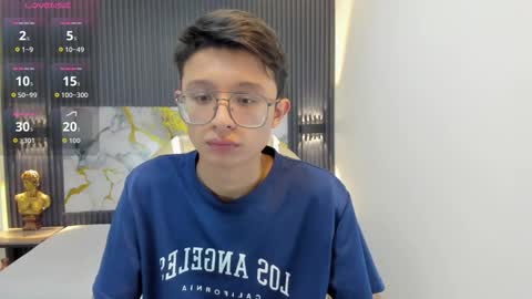 santiago_russo18 online show from 10-05-25, 12:47