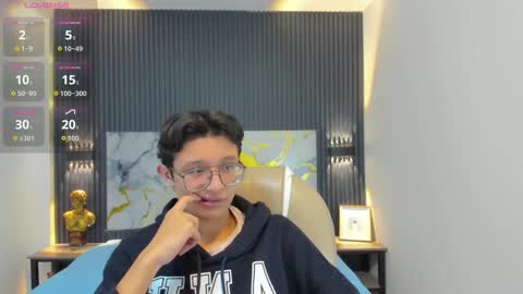 santiago_russo18 online show from 10-29-25, 12:07