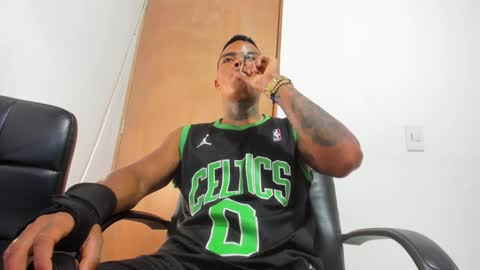 Snapshot of santiagogtx chatting on 01-06-25, 09:00 Santiago online show from 01-06-25, 09:00