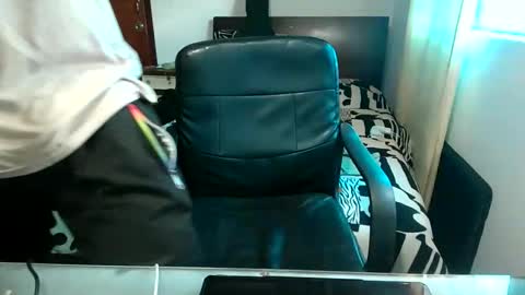 santiagolover1324 online show from 01-18-26, 01:37