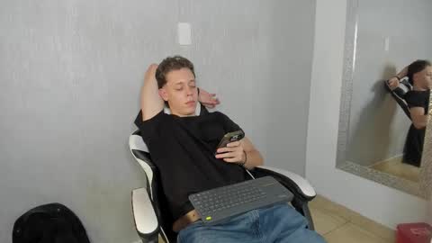 Julius Novachrono  online show from 11-07-25, 07:58