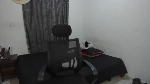 Julius Novachrono  online show from 04-16-26, 12:44