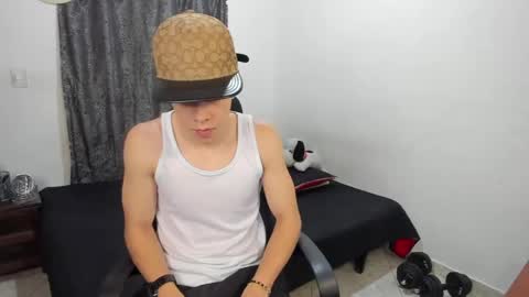Snapshot of santiceballo chatting on 04-23-26, 04:24 Julius Novachrono online show from 04-23-26, 04:24