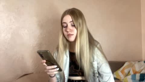 Snapshot of santosfiora chatting on 10-07-25, 11:51 Anna online show from 10-07-25, 11:51