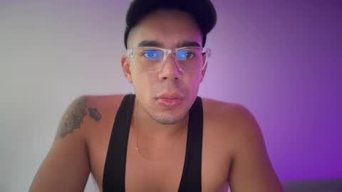 Snapshot of santoxxxkinney chatting on 02-01-26, 06:06 santoxxxkinney online show from 02-01-26, 06:06