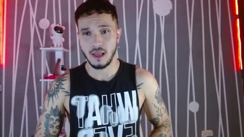 Santy Torres online show from 02-18-25, 03:10