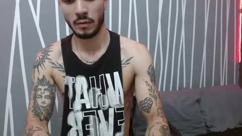 Santy Torres online show from 03-24-26, 04:06