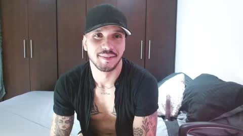 Snapshot of santti_torres chatting on 05-29-26, 04:21 Santy Torres online show from 05-29-26, 04:21
