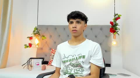 Santiago Carrington online show from 12-24-24, 12:55