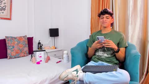 Santiago Carrington online show from 01-09-25, 08:55