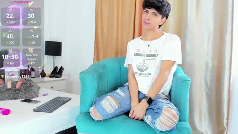 Santiago Carrington online show from 01-24-25, 04:06