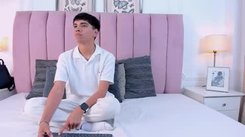 Santiago Carrington online show from 03-13-26, 09:10