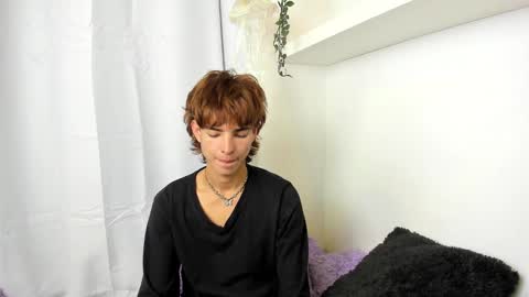 Snapshot of santy_kitty chatting on 01-08-25, 03:08 kitty online show from 01-08-25, 03:08