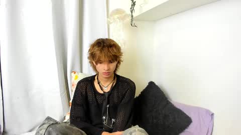 Snapshot of santy_kitty chatting on 02-20-25, 03:34 kitty online show from 02-20-25, 03:34