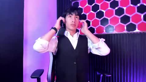 Santy  online show from 06-15-26, 03:53