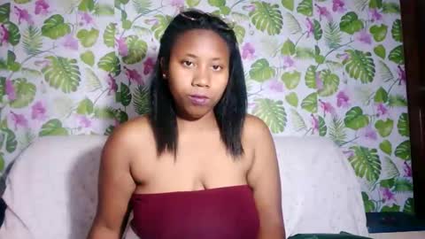 Snapshot of sanyah513 chatting on 05-21-26, 07:21 sanya online show from 05-21-26, 07:21