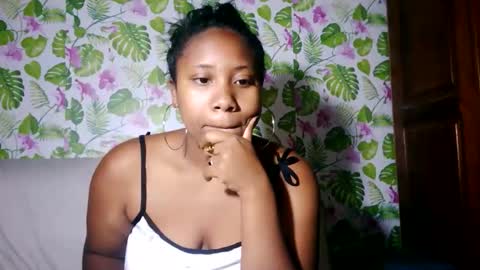 Snapshot of sanyah513 chatting on 06-01-26, 05:42 sanya online show from 06-01-26, 05:42
