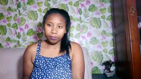 Snapshot of sanyah513 chatting on 06-05-26, 08:09 sanya online show from 06-05-26, 08:09