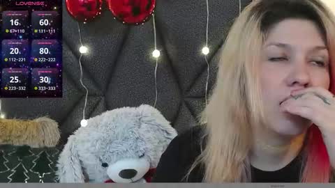 Snapshot of sanyaseraphine0 chatting on 11-14-25, 07:23 sanyaseraphine0 online show from 11-14-25, 07:23