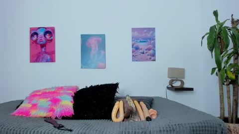 Snapshot of saori_022 chatting on 10-04-25, 03:37 saori_022 online show from 10-04-25, 03:37