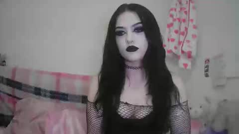 Snapshot of saphirerose1 chatting on 11-06-25, 11:04 Sapphire online show from 11-06-25, 11:04