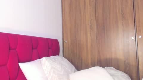 Sara online show from 02-24-25, 04:26