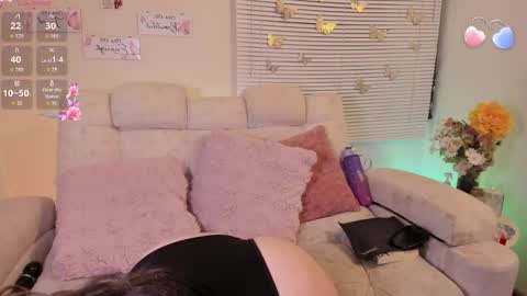 Sara Crowe online show from 02-15-26, 07:27