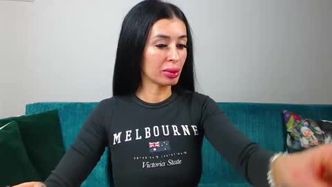 Im Sara I am happy to be here  online show from 02-07-26, 05:49