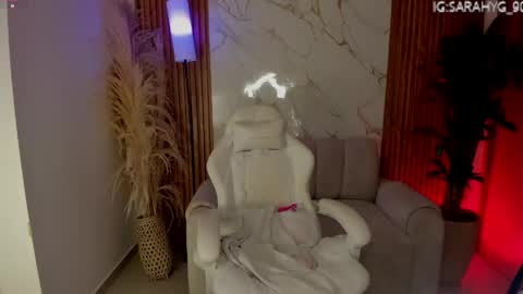 Snapshot of sara_gwen chatting on 05-14-26, 04:08 S A R A online show from 05-14-26, 04:08
