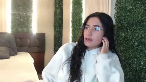 Sara online show from 04-23-26, 12:29