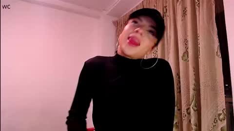 sara_johnson__ online show from 11-22-25, 11:48