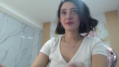Snapshot of sara_lopez_s chatting on 09-11-25, 01:33 Sara online show from 09-11-25, 01:33
