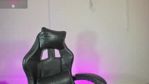 Snapshot of sara_love_1 chatting on 04-21-26, 02:51 Sara Love online show from 04-21-26, 02:51