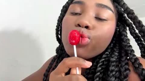 Sara online show from 11-18-25, 02:17