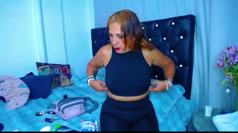 Snapshot of sara_parker__ chatting on 10-03-25, 01:02 Sara Parker online show from 10-03-25, 01:02