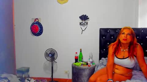 Sara Parker online show from 10-26-25, 04:35