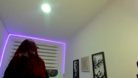 sara_red_x online show from 04-14-26, 03:23