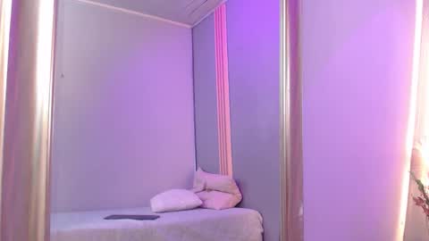 sara_slim_ online show from 10-21-25, 03:35