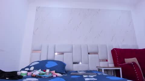 sara_sm1th_ online show from 05-16-26, 11:20