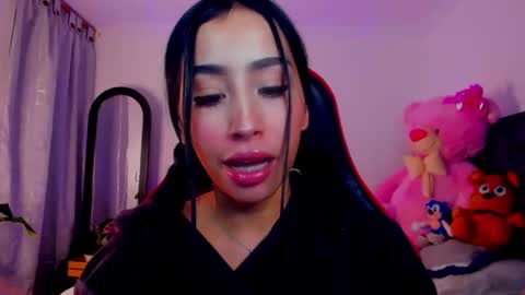 Snapshot of sara_stone03 chatting on 01-30-25, 06:35 sara_stone03 online show from 01-30-25, 06:35