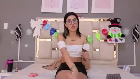 Snapshot of saraa_nix chatting on 12-05-25, 03:15 sara online show from 12-05-25, 03:15