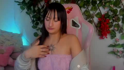 Sarah Ramirez online show from 12-24-24, 04:19