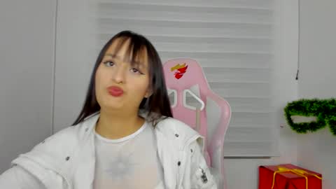 Sarah Ramirez online show from 11-24-25, 03:06