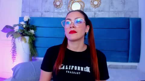 Snapshot of saraalvarezx chatting on 03-06-26, 04:53 Sara Alvarezx online show from 03-06-26, 04:53